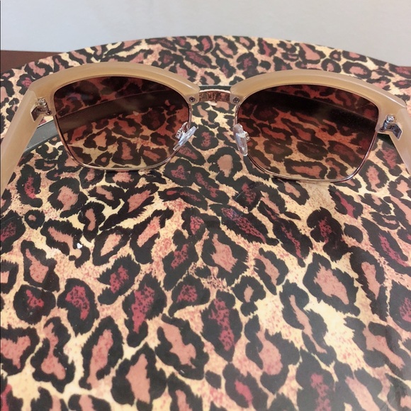 Fashion sunglasses 🕶 - Picture 2 of 3